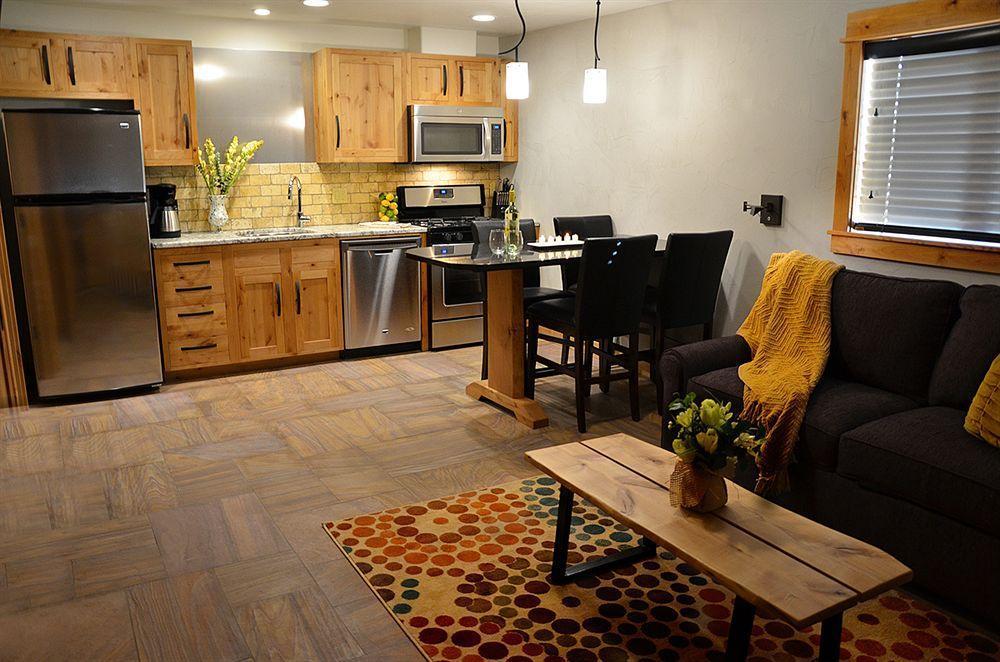 Wall Street Suites Бенд Экстерьер фото